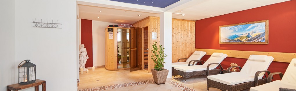 Wellnessbereich mit Sauna Happy Flachau
